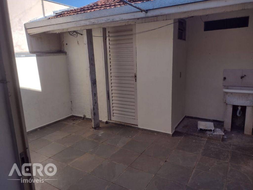 Casa à venda com 3 quartos, 150m² - Foto 9