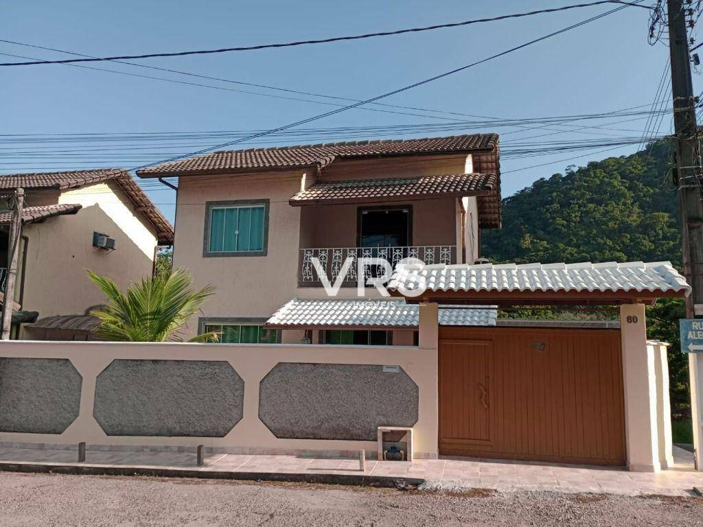 Casa à venda com 2 quartos, 108m² - Foto 1