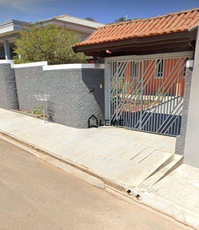 Casa à venda com 3 quartos, 174m² - Foto 1