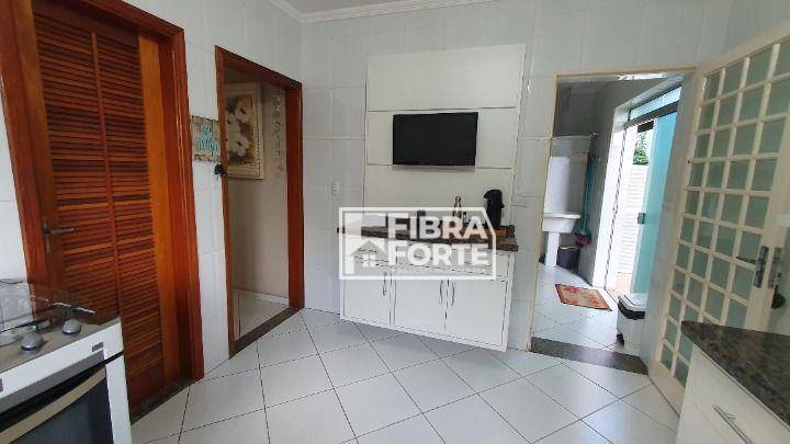 Casa de Condomínio à venda com 3 quartos, 230m² - Foto 31