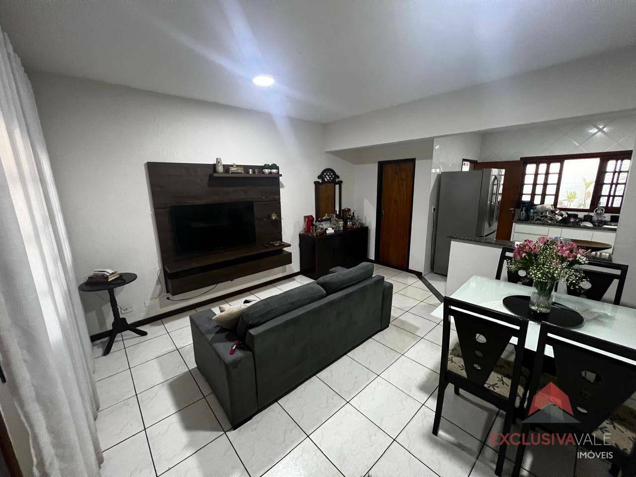 Casa de Condomínio à venda com 3 quartos, 100m² - Foto 2