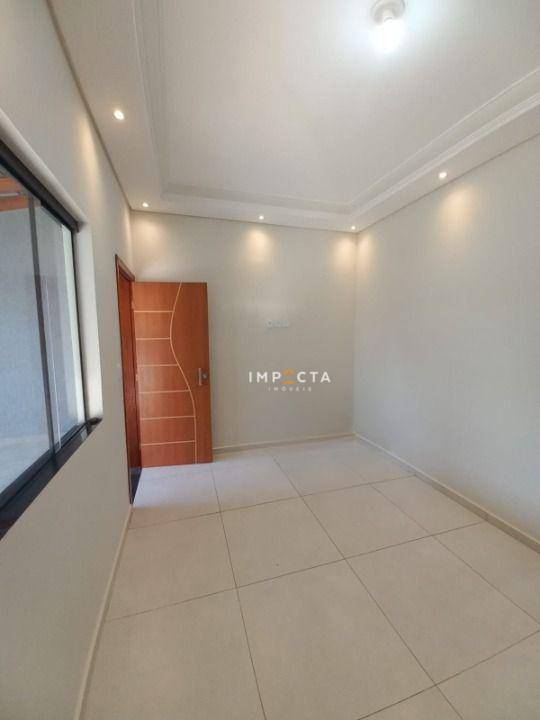 Casa à venda com 3 quartos, 121m² - Foto 2