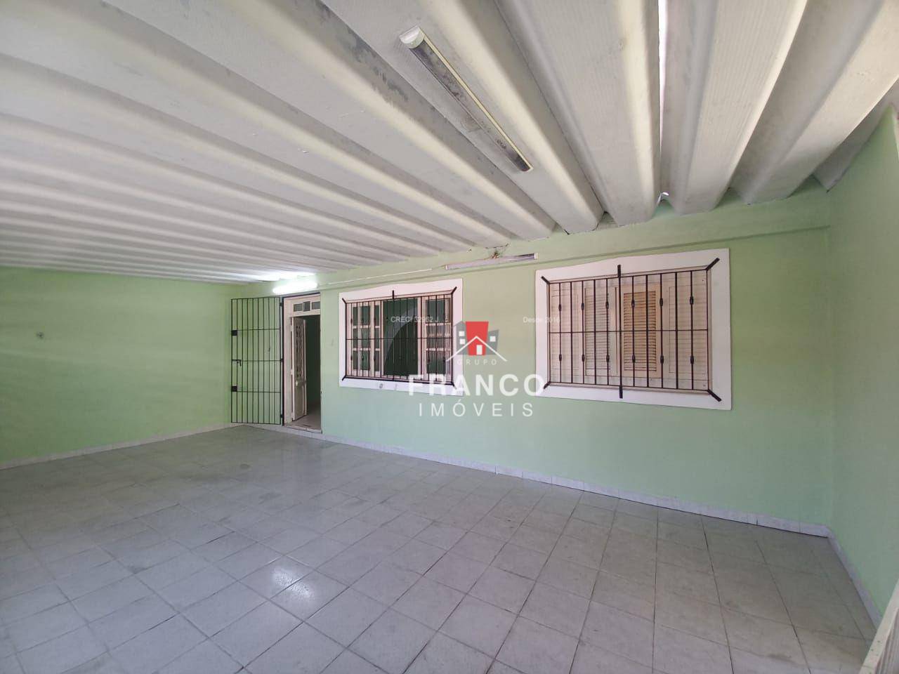 Casa para alugar com 2 quartos, 100m² - Foto 1