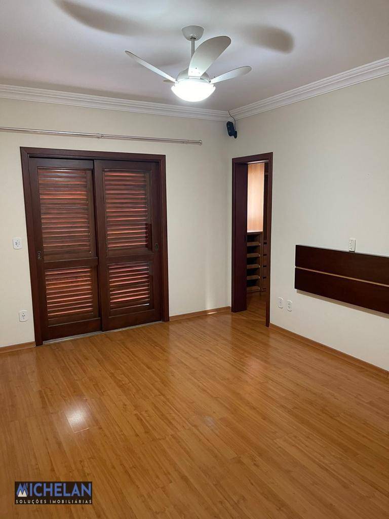 Casa de Condomínio para alugar com 3 quartos, 330m² - Foto 9