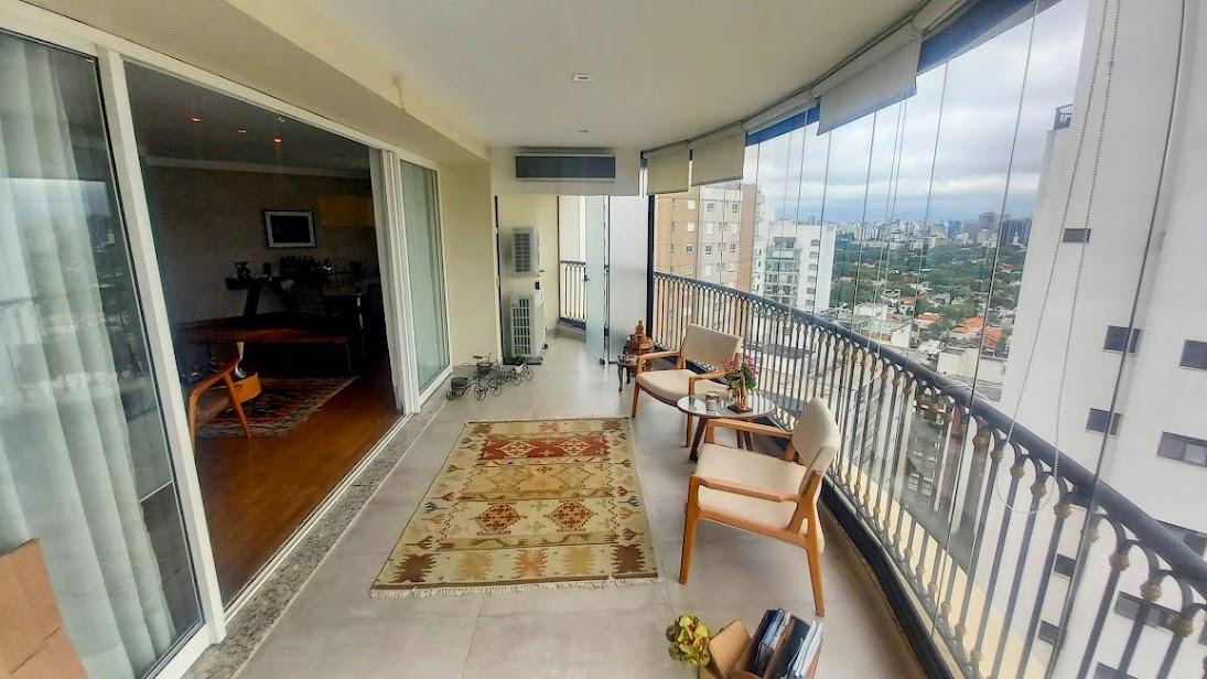 Apartamento à venda com 4 quartos, 226m² - Foto 4