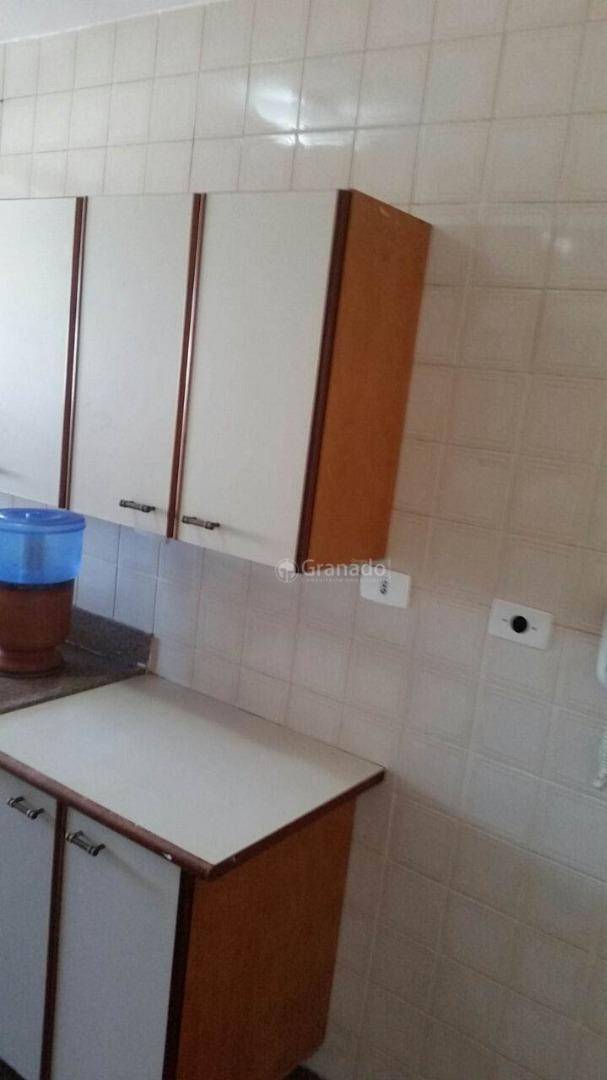 Apartamento à venda com 3 quartos, 75m² - Foto 18