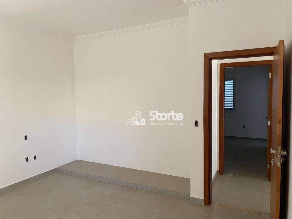 Casa à venda com 4 quartos, 270m² - Foto 8