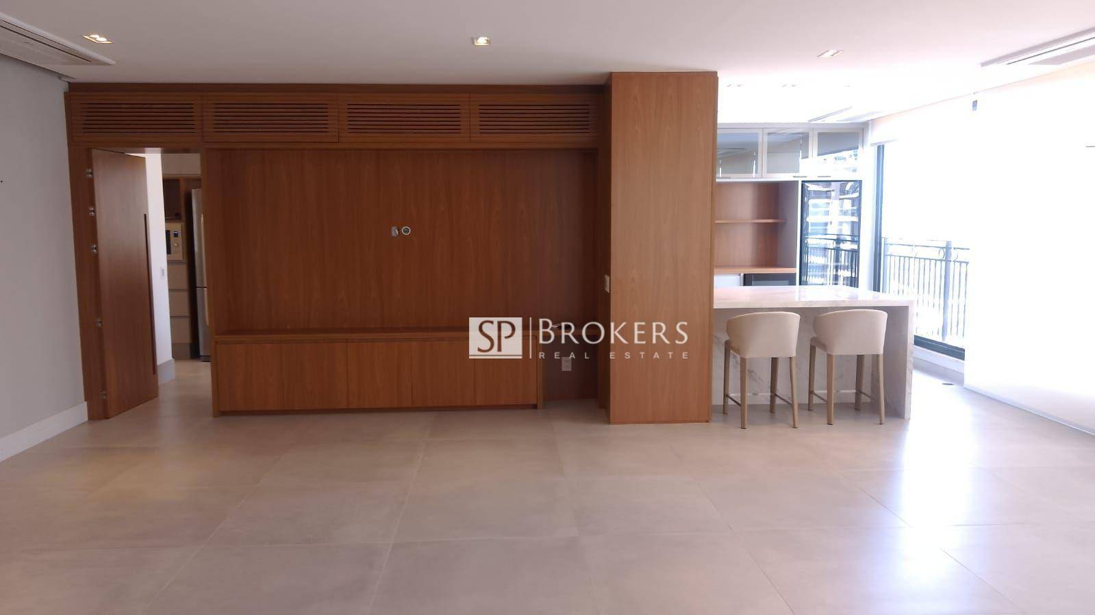 Apartamento à venda com 3 quartos, 256m² - Foto 5