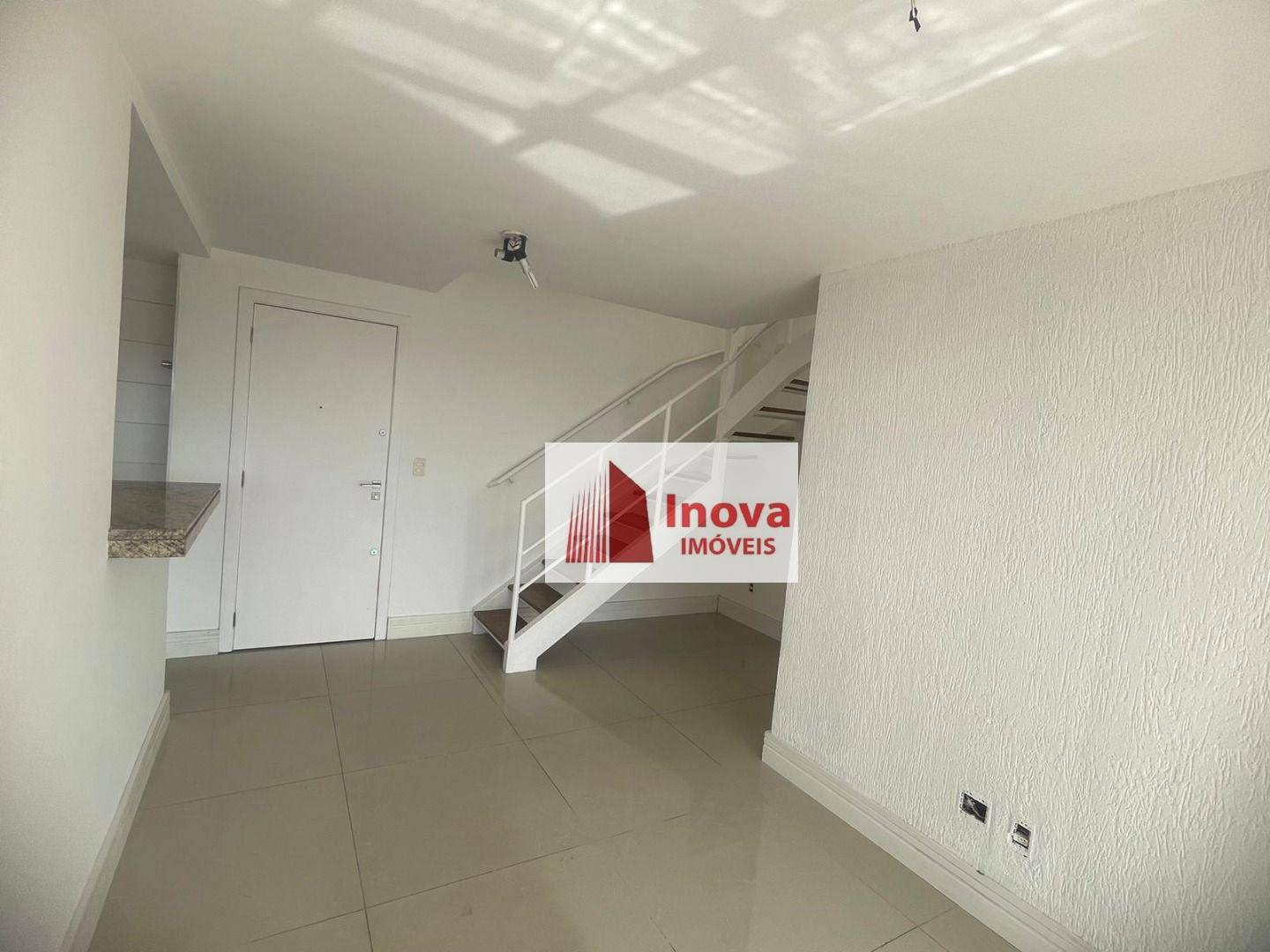 Cobertura à venda com 2 quartos, 180m² - Foto 3