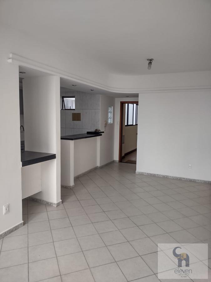 Apartamento à venda com 2 quartos, 64m² - Foto 2