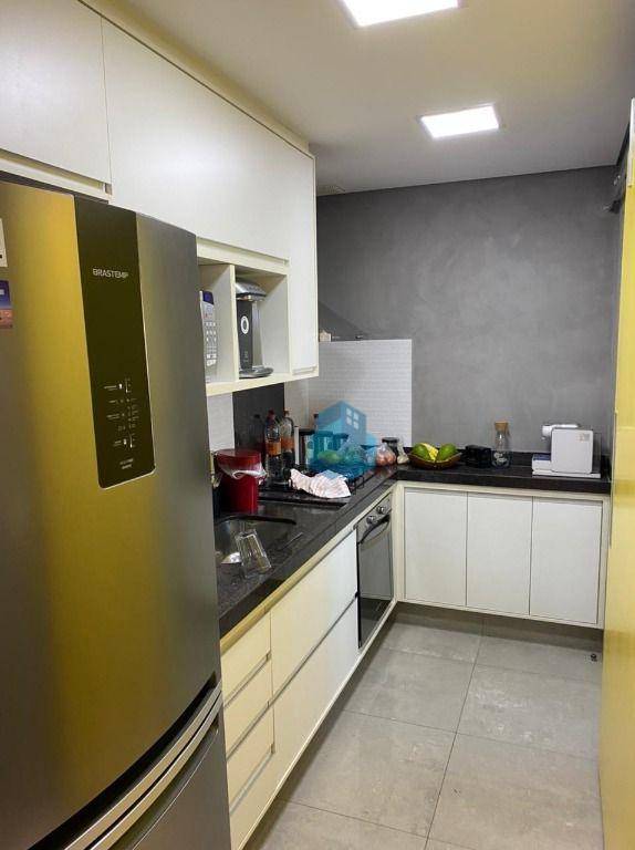 Apartamento à venda com 3 quartos, 83m² - Foto 11