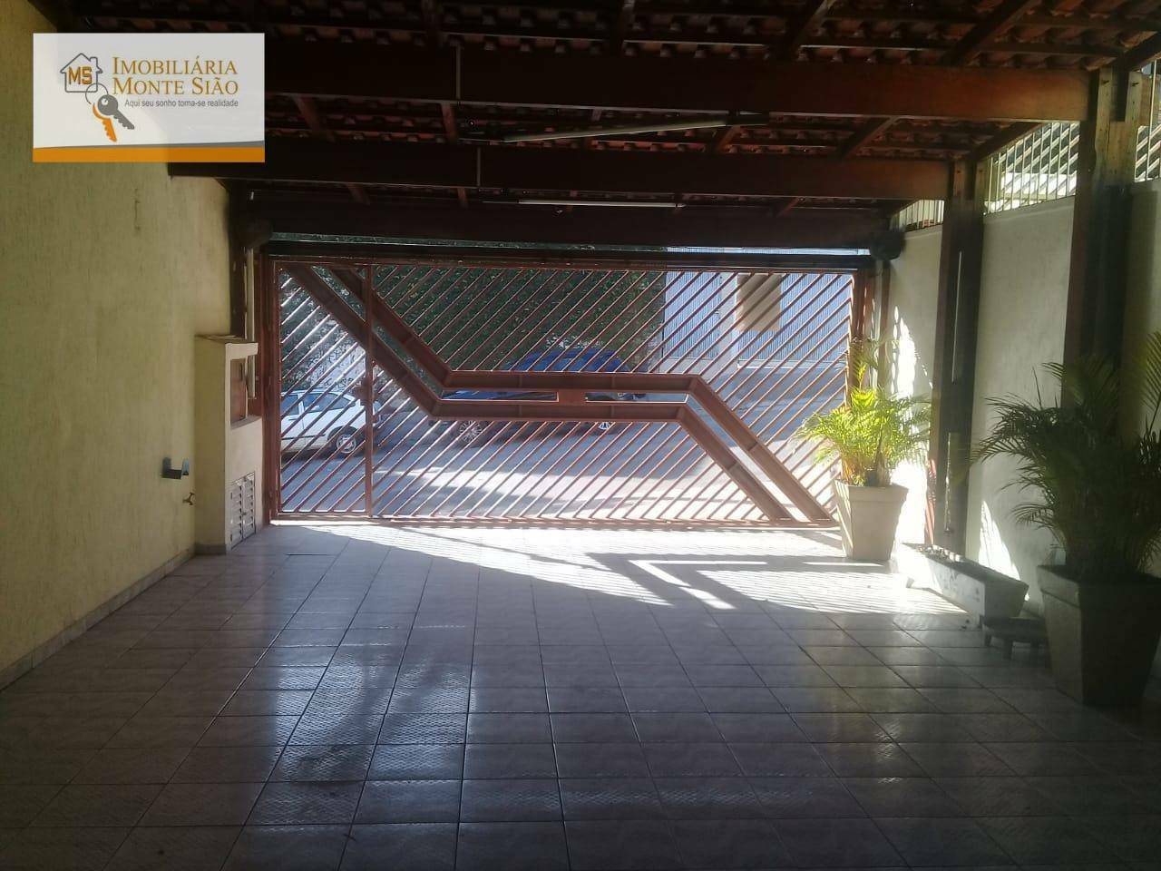 Sobrado à venda com 4 quartos, 126m² - Foto 1