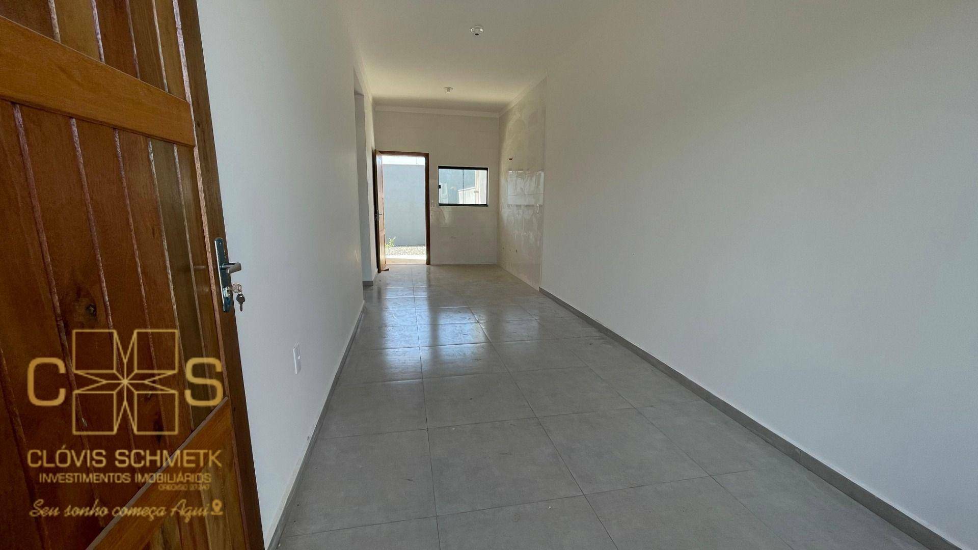 Casa à venda com 2 quartos, 60m² - Foto 4