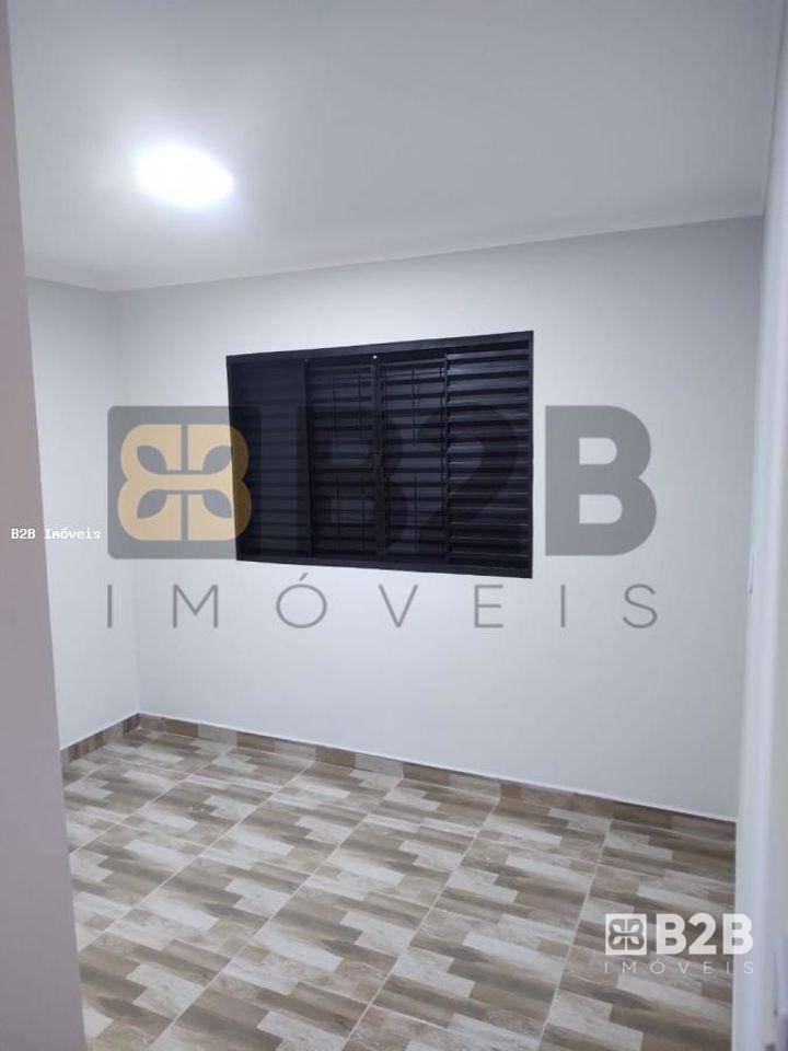 Casa à venda com 2 quartos, 81m² - Foto 11