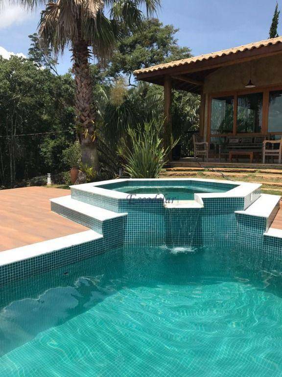 Casa de Condomínio à venda com 5 quartos, 400m² - Foto 1