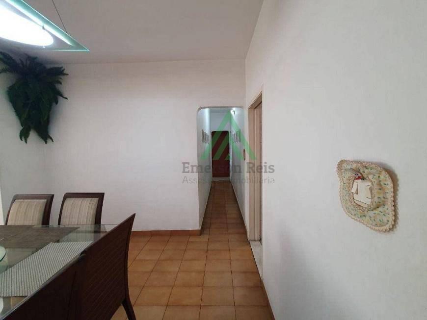 Apartamento à venda com 3 quartos, 130m² - Foto 2