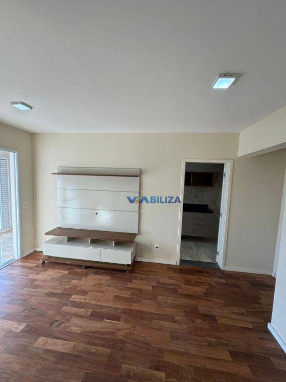 Apartamento à venda com 2 quartos, 62m² - Foto 3