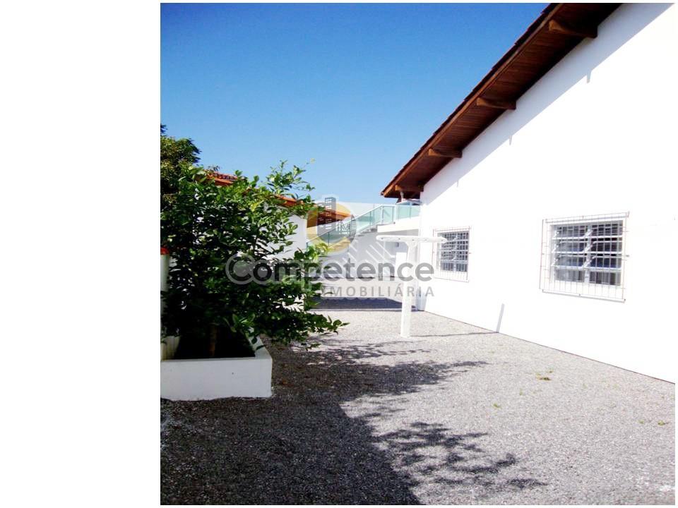 Casa à venda com 3 quartos, 228m² - Foto 13