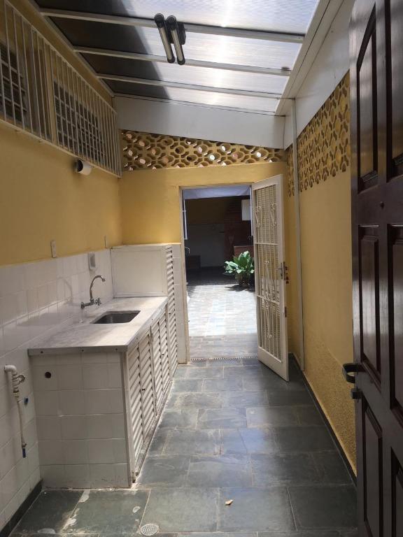 Casa à venda com 3 quartos, 160m² - Foto 2