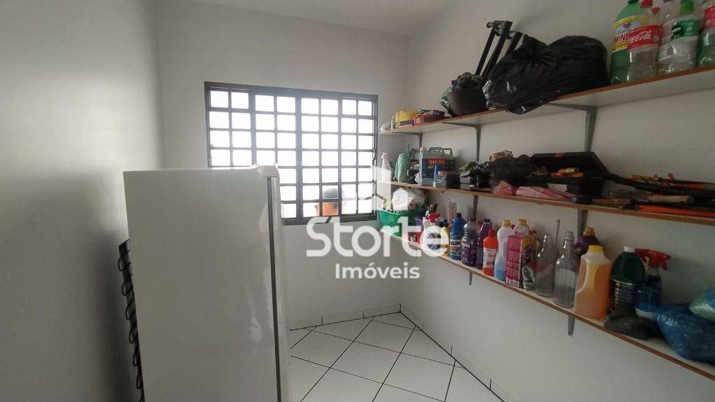 Casa à venda com 4 quartos, 201m² - Foto 8