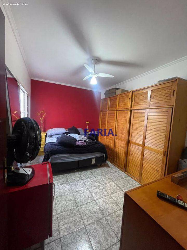 Casa à venda com 3 quartos, 219m² - Foto 15