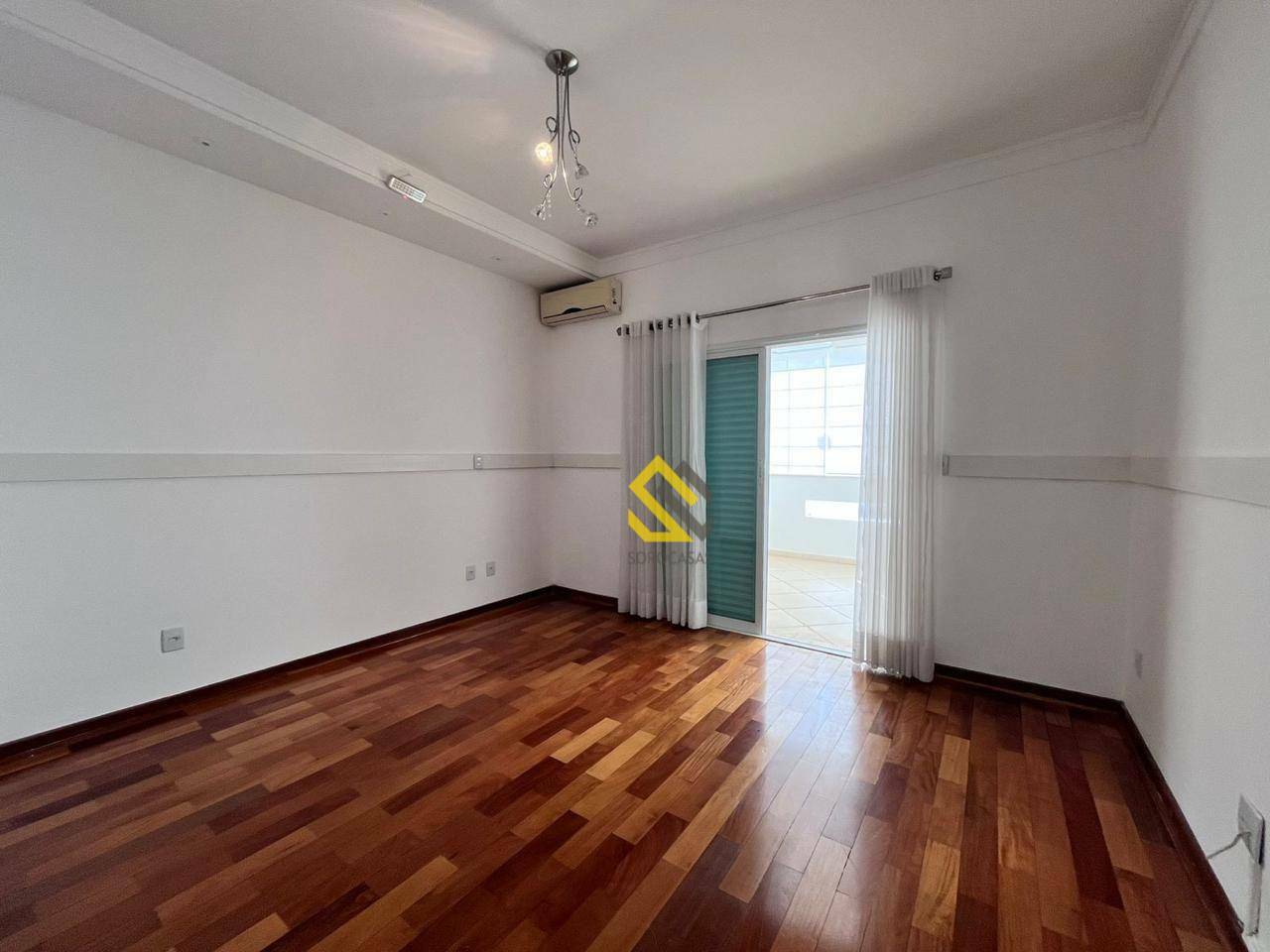 Casa de Condomínio para alugar com 4 quartos, 412m² - Foto 18