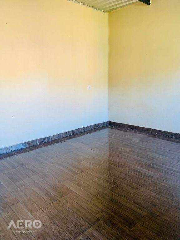 Casa à venda com 2 quartos, 80m² - Foto 6