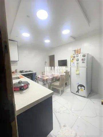 Casa à venda com 3 quartos, 300m² - Foto 2