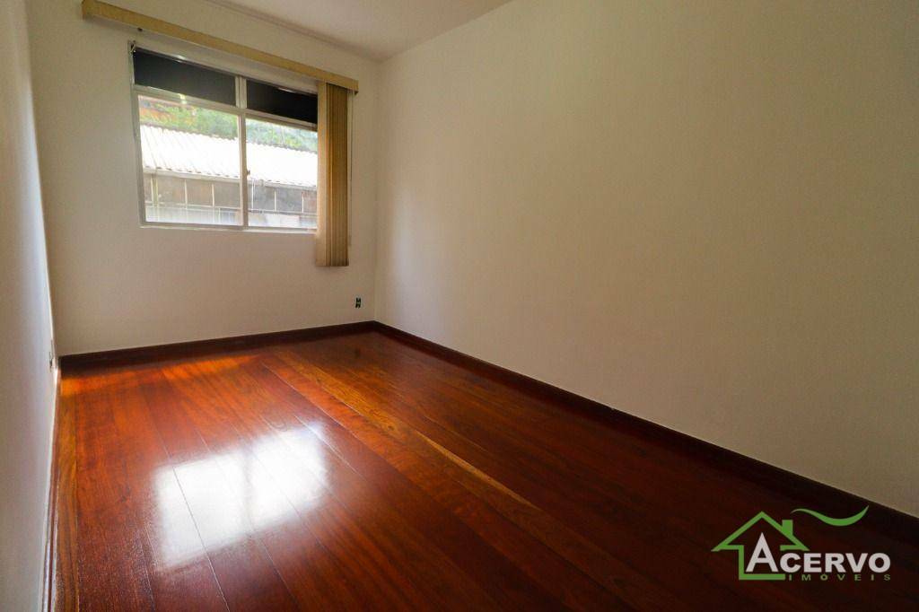 Apartamento para alugar com 2 quartos, 86m² - Foto 4