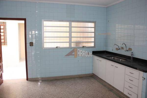 Sobrado à venda com 3 quartos, 246m² - Foto 4