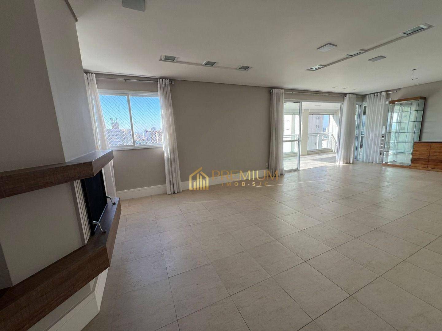 Apartamento à venda com 4 quartos, 233m² - Foto 17