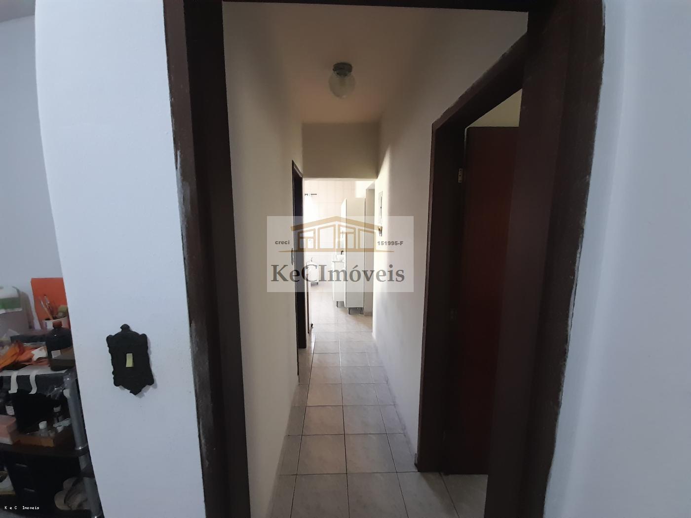 Casa à venda com 4 quartos, 350m² - Foto 2