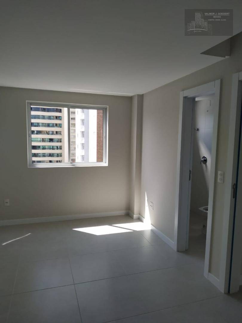 Apartamento à venda com 2 quartos, 92m² - Foto 9