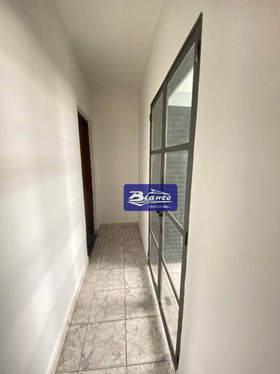 Sobrado à venda e aluguel com 4 quartos, 250m² - Foto 24