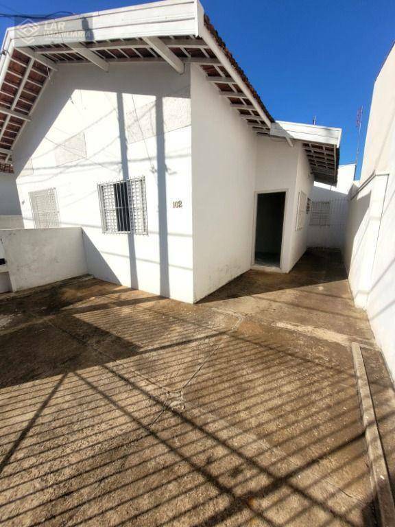 Casa para alugar com 1 quarto, 47m² - Foto 2
