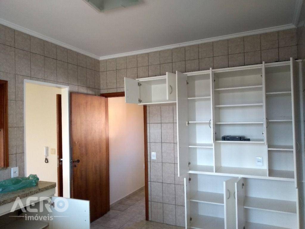 Casa à venda com 3 quartos, 218m² - Foto 29