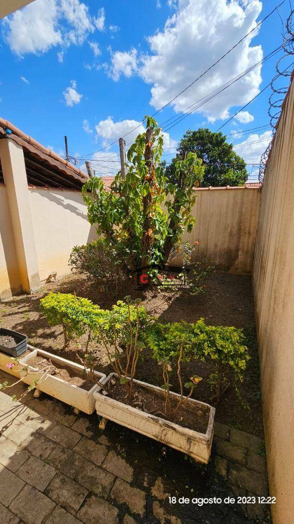 Sobrado à venda com 4 quartos, 200m² - Foto 14