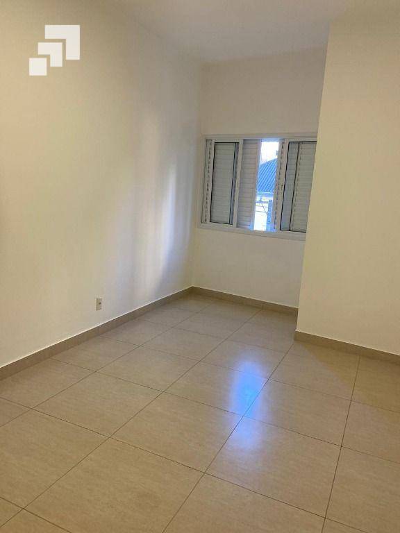 Apartamento para alugar com 3 quartos, 110m² - Foto 7