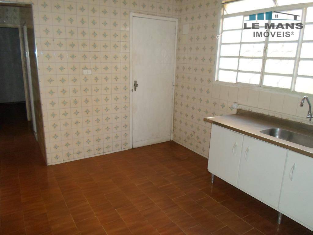 Casa à venda com 2 quartos, 70m² - Foto 9