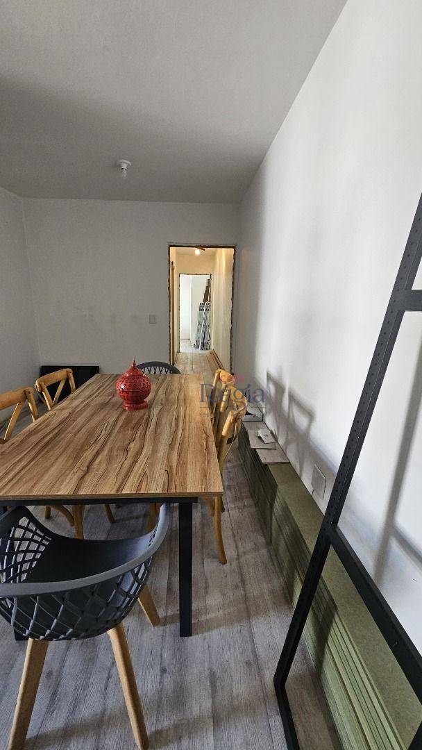 Apartamento para alugar com 2 quartos, 70m² - Foto 13