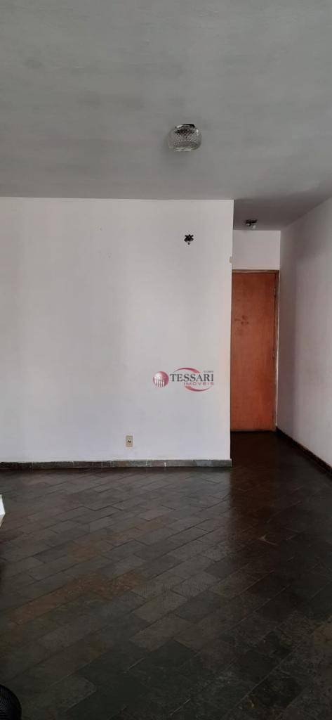 Apartamento para alugar com 3 quartos, 70m² - Foto 4