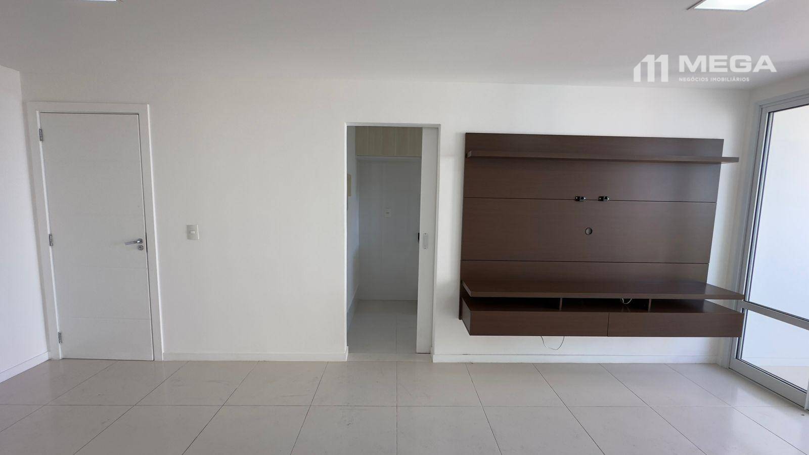 Apartamento à venda com 2 quartos, 65m² - Foto 4