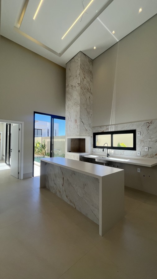 Casa de Condomínio à venda com 3 quartos, 202m² - Foto 4