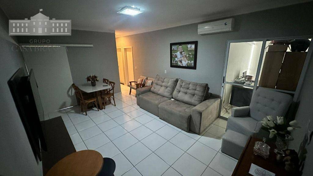 Apartamento à venda com 2 quartos, 77m² - Foto 1