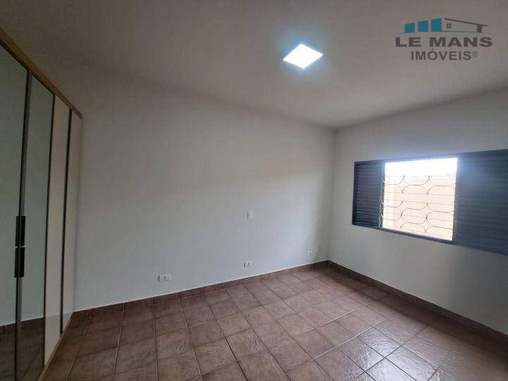 Casa para alugar com 2 quartos, 168m² - Foto 9