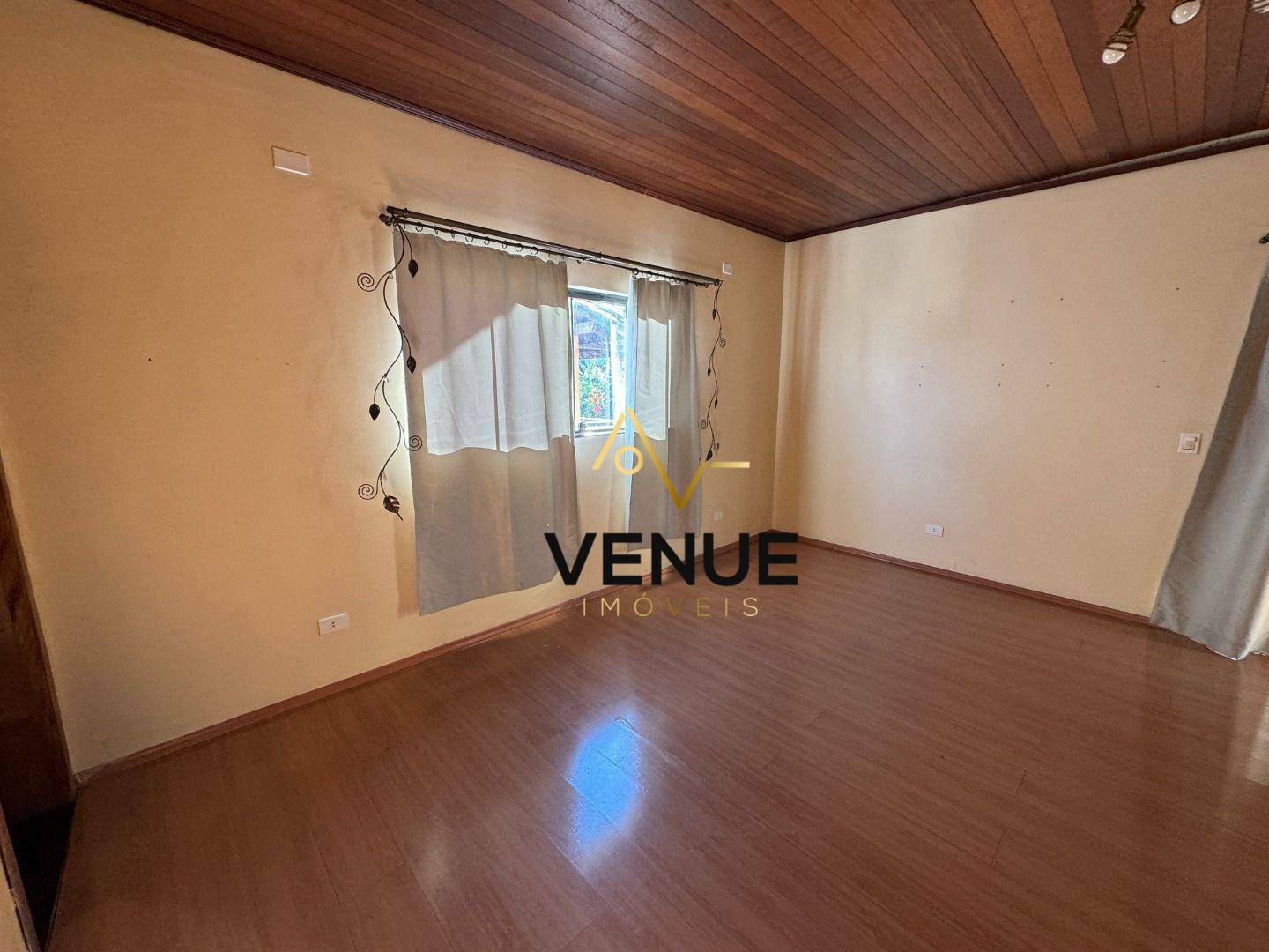 Casa de Condomínio à venda e aluguel com 3 quartos, 300m² - Foto 18