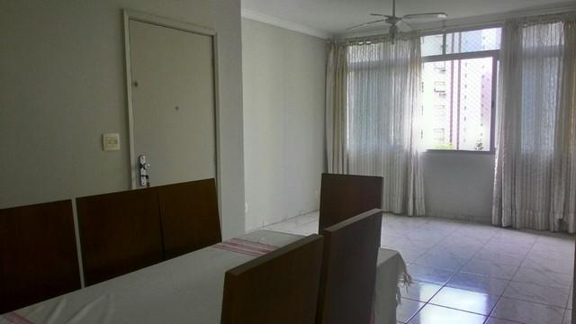 Apartamento à venda com 2 quartos, 80m² - Foto 2