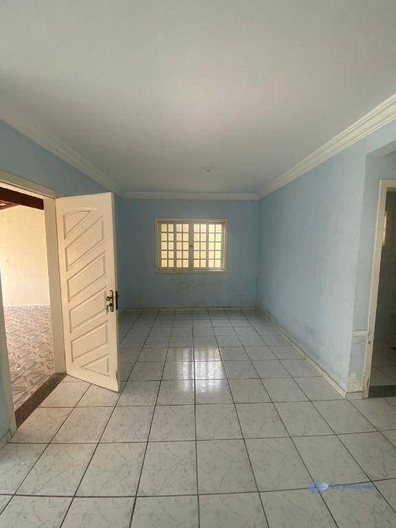 Casa para alugar com 3 quartos, 100m² - Foto 7