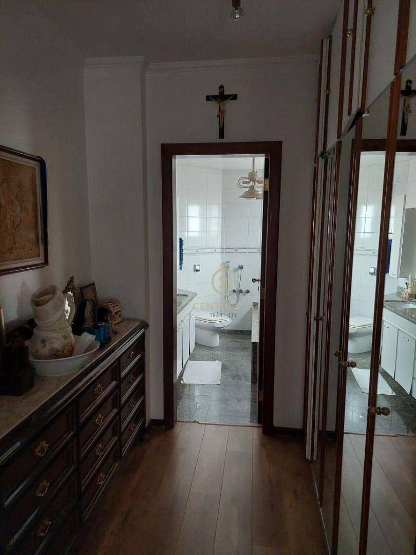 Apartamento à venda com 3 quartos, 198m² - Foto 13