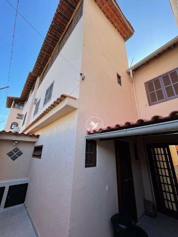 Casa de Condomínio à venda com 3 quartos, 220m² - Foto 25